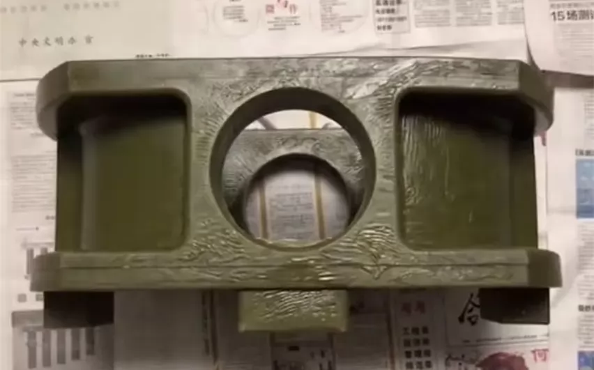 Untreated wax mold surface